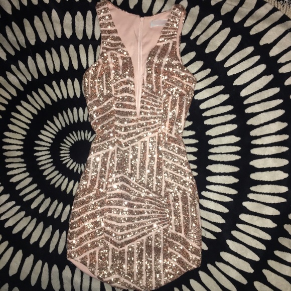Rose gold plunged sequins dress - Picture 2 of 5